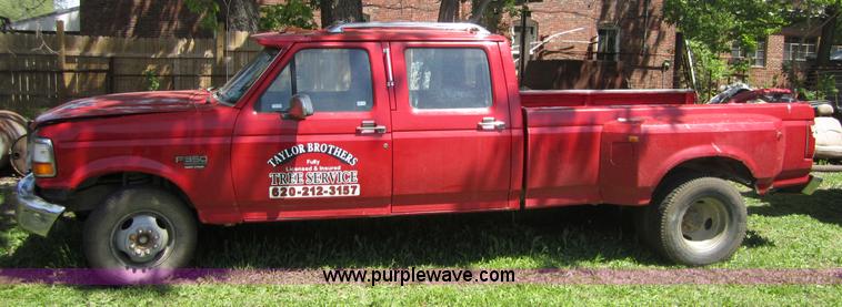 image for item 3698 1996 Ford F350 crew cab pickup truck