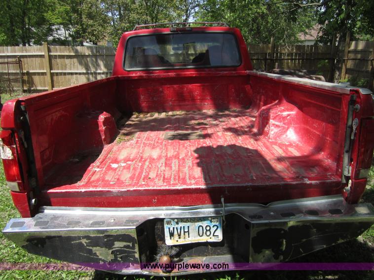 image for item 3698 1996 Ford F350 crew cab pickup truck