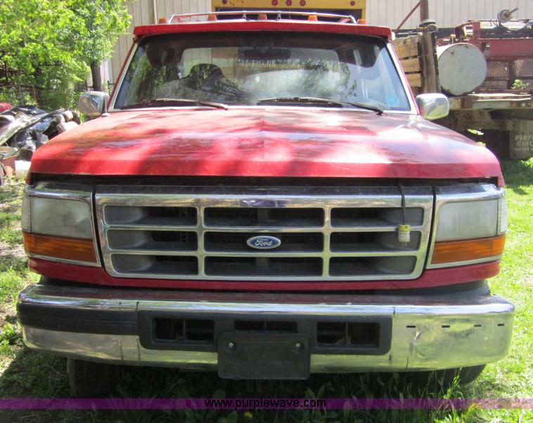 image for item 3698 1996 Ford F350 crew cab pickup truck