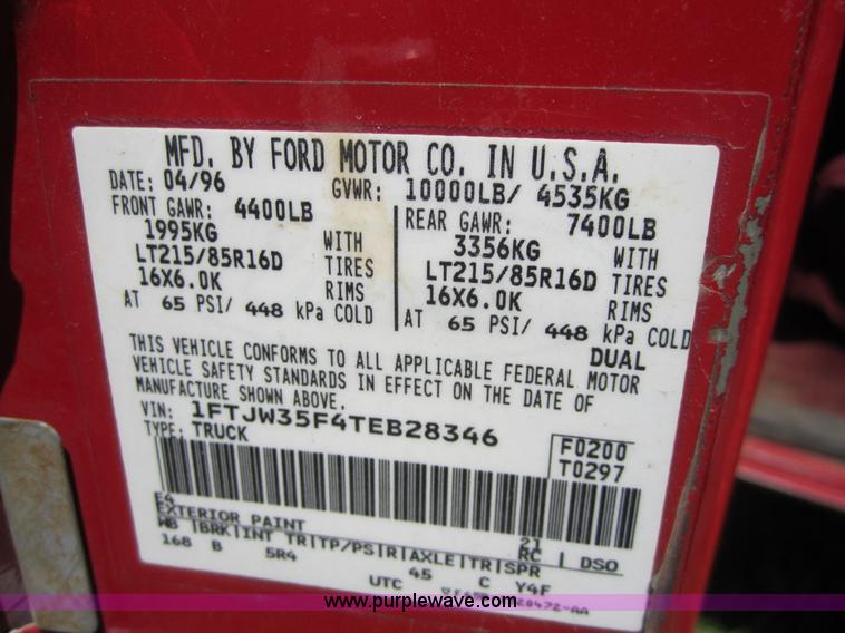 image for item 3698 1996 Ford F350 crew cab pickup truck