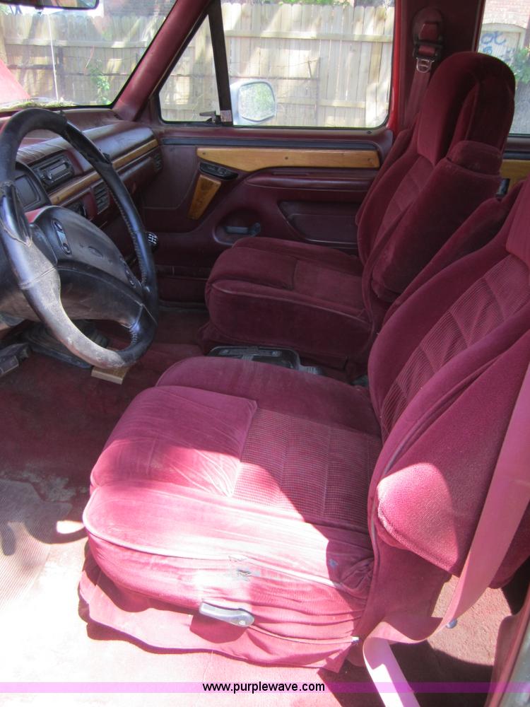 image for item 3698 1996 Ford F350 crew cab pickup truck