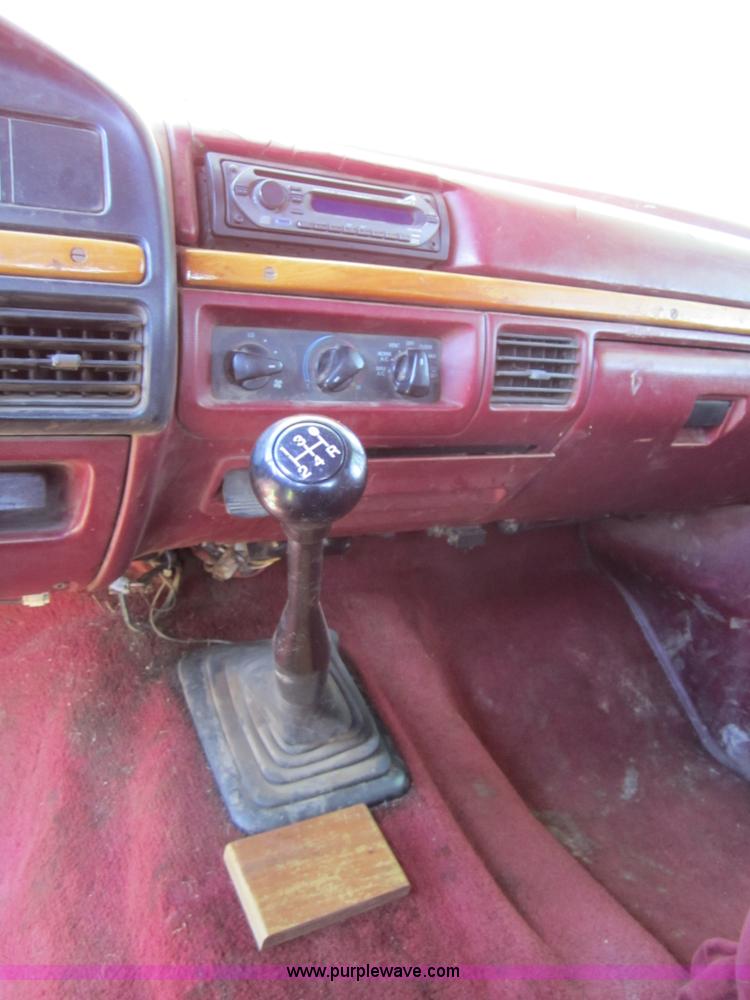 image for item 3698 1996 Ford F350 crew cab pickup truck