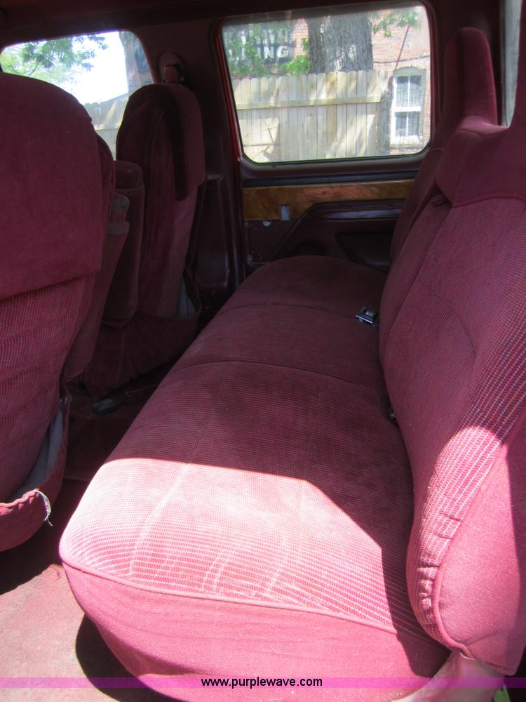 image for item 3698 1996 Ford F350 crew cab pickup truck