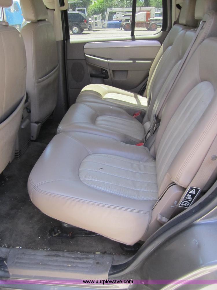 image for item 3699 2003 Mecury Mountaineer SUV
