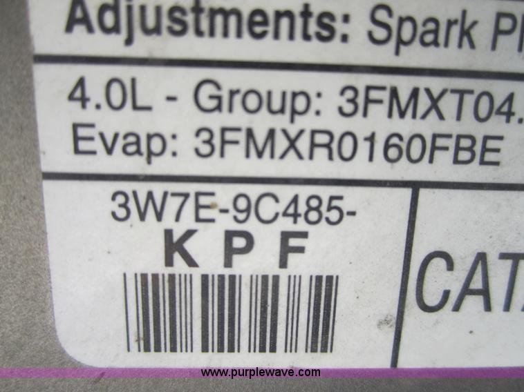 image for item 3699 2003 Mecury Mountaineer SUV