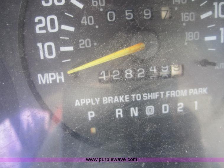 image for item 3700 1997 Chevrolet Lumina