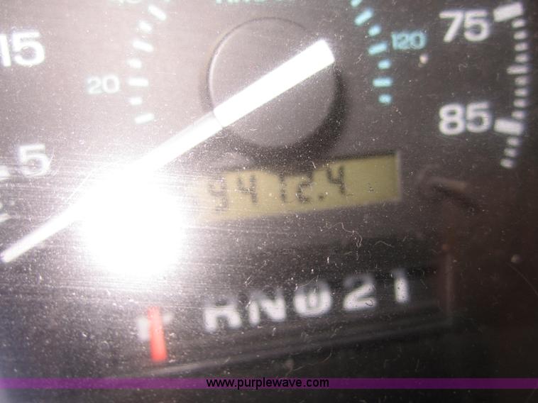 image for item 3702 1995 Ford E150 conversion van