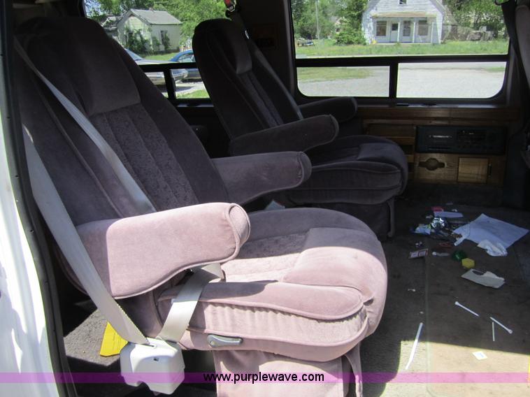 image for item 3702 1995 Ford E150 conversion van