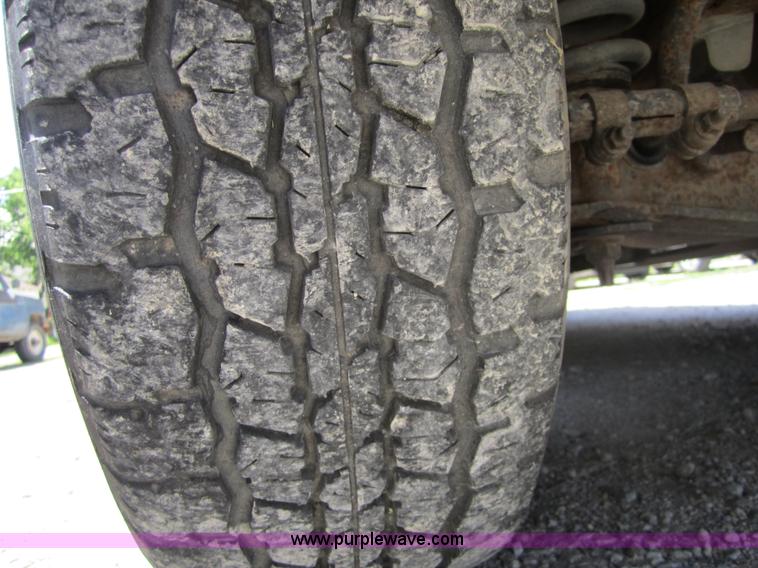 image for item 3702 1995 Ford E150 conversion van