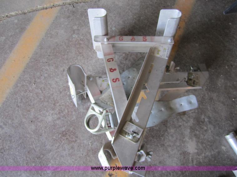 image for item 3706 Assorted tools