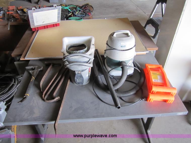 image for item 3706 Assorted tools
