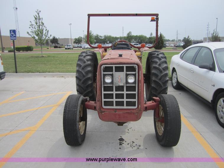 image for item 3708 International 464 tractor