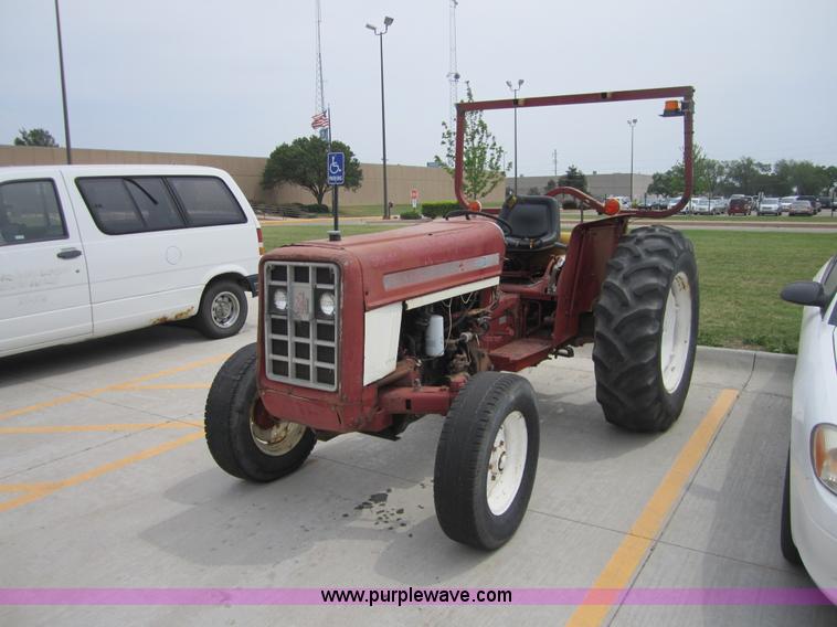 image for item 3708 International 464 tractor