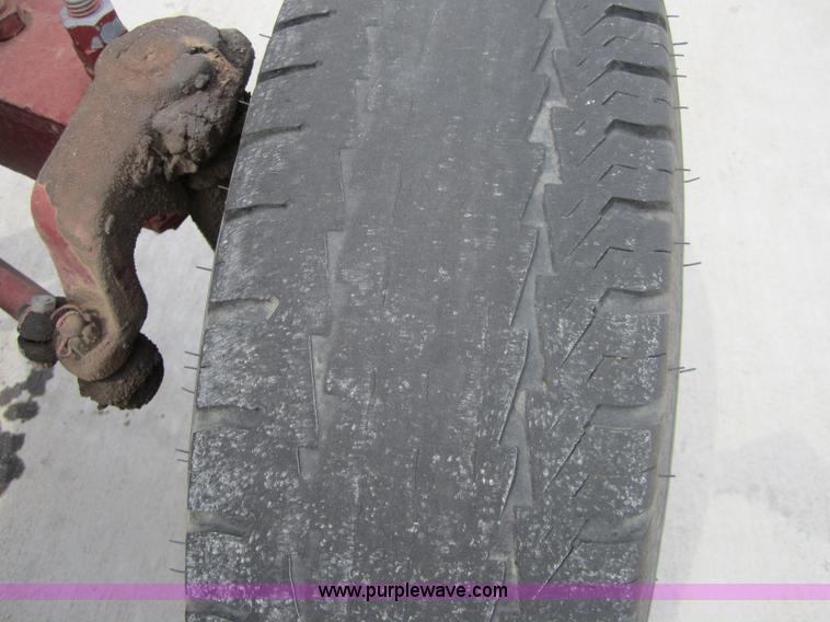 image for item 3708 International 464 tractor