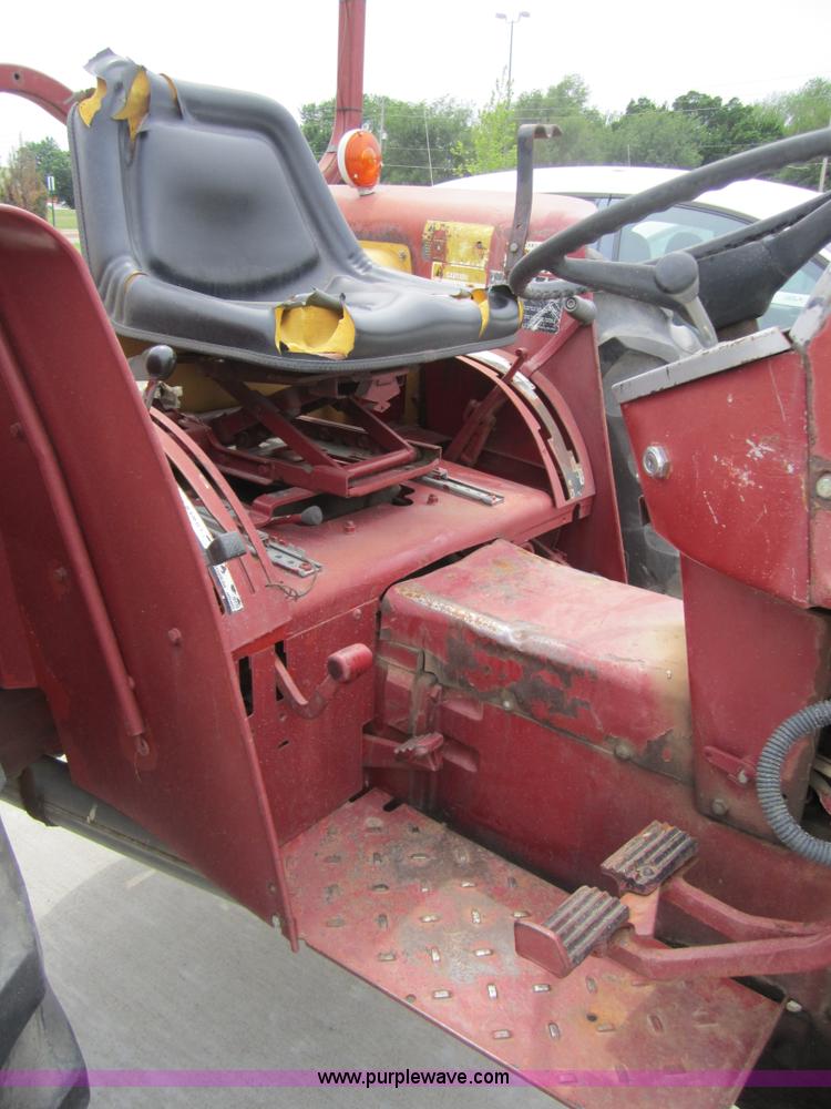 image for item 3708 International 464 tractor