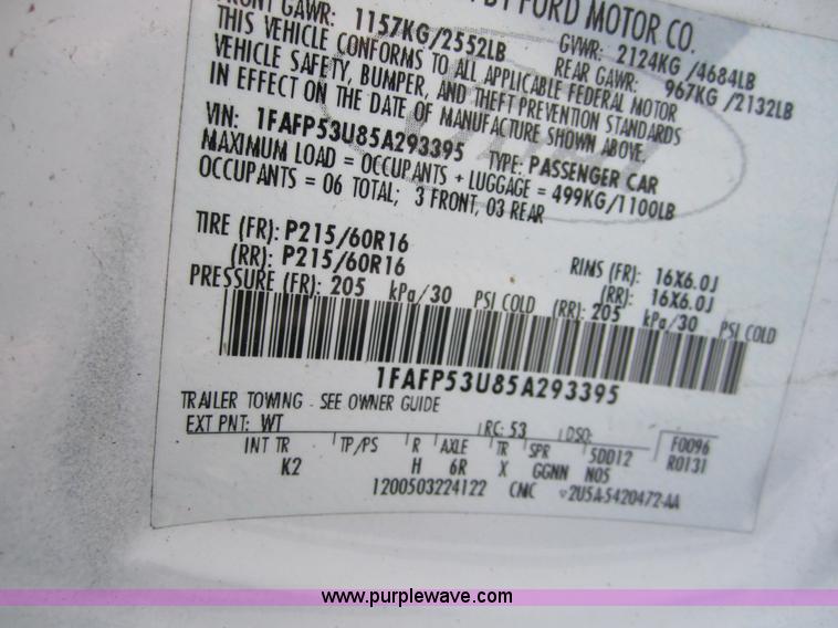 image for item 3865 2005 Ford Taurus SE