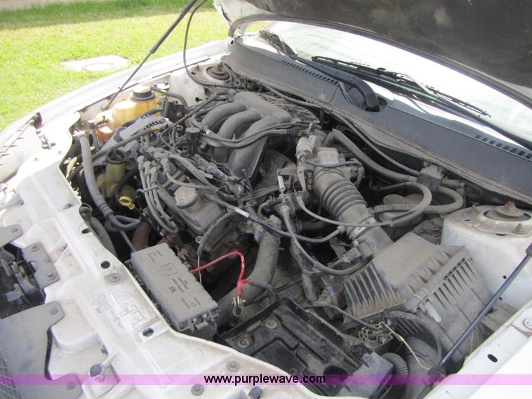 image for item 3865 2005 Ford Taurus SE