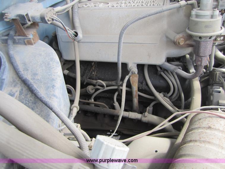 image for item 3866 1987 Ford F250 pickup truck