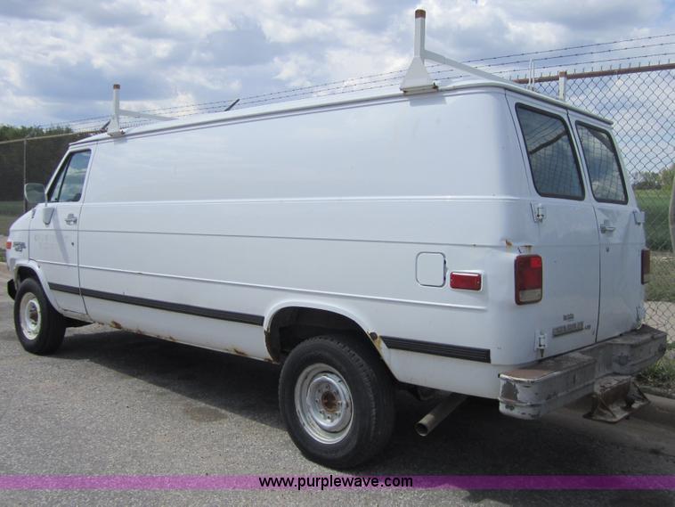 image for item 3867 1993 Chevrolet G30 cargo van