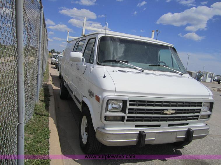 image for item 3867 1993 Chevrolet G30 cargo van