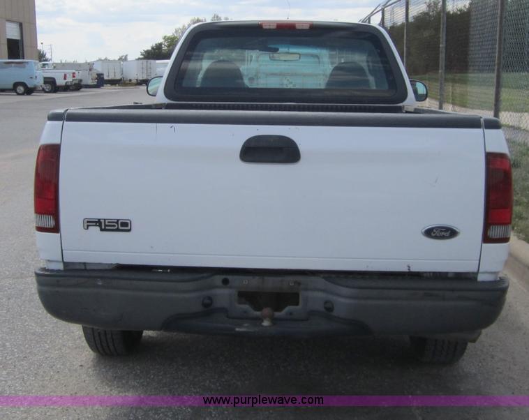 image for item 3868 2002 Ford F150 XL pickup truck