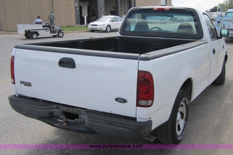 image for item 3868 2002 Ford F150 XL pickup truck