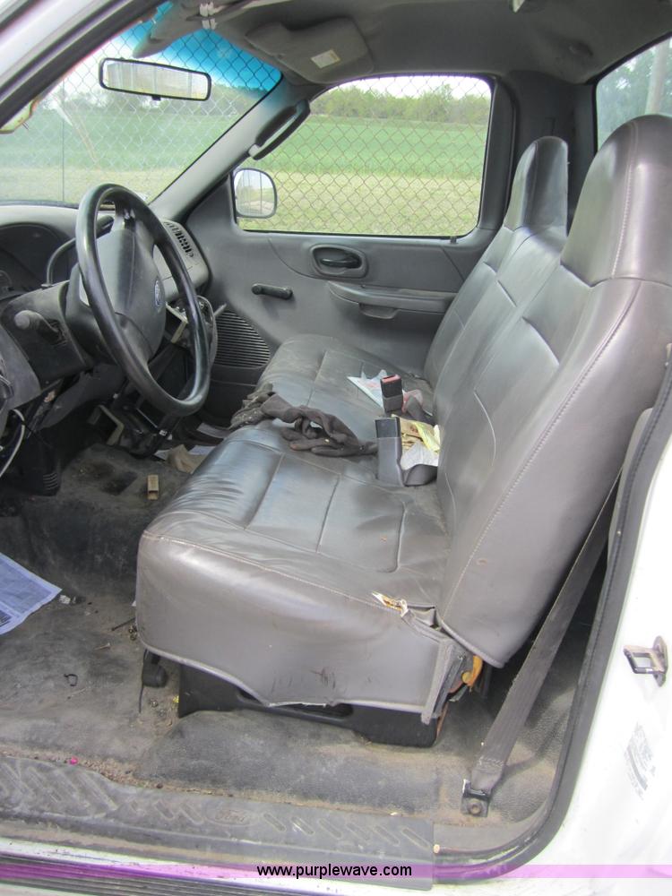 image for item 3868 2002 Ford F150 XL pickup truck