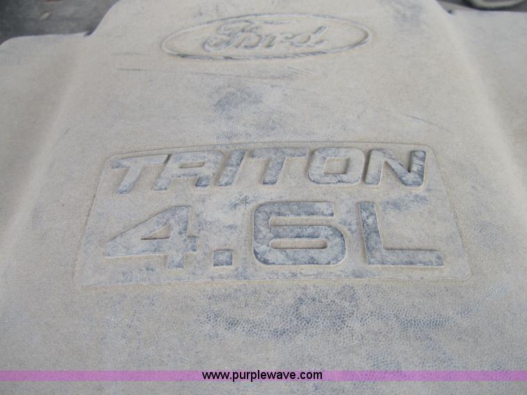 image for item 3868 2002 Ford F150 XL pickup truck