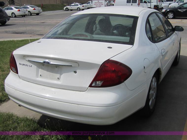 image for item 3869 2000 Ford Taurus LX