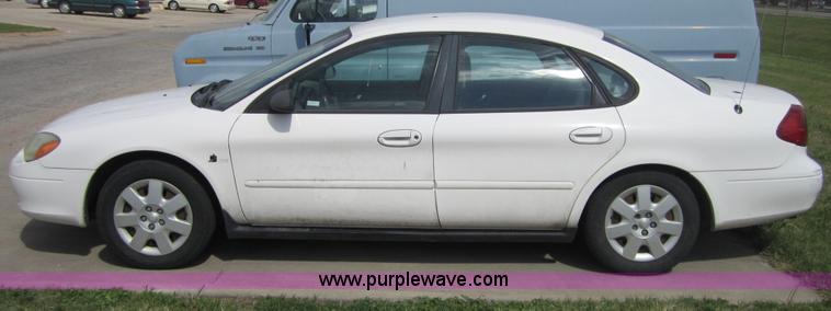 image for item 3869 2000 Ford Taurus LX
