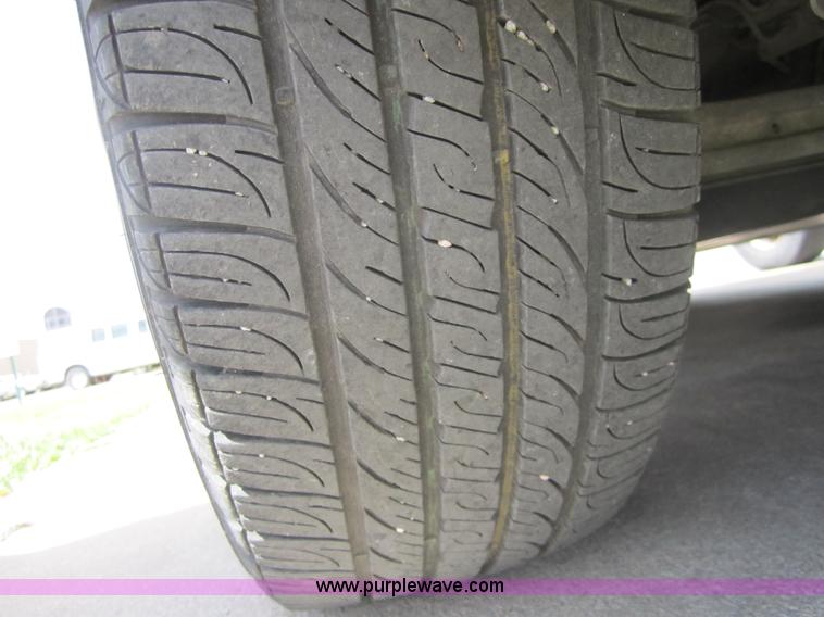 image for item 3869 2000 Ford Taurus LX