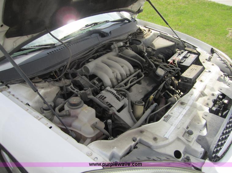 image for item 3869 2000 Ford Taurus LX