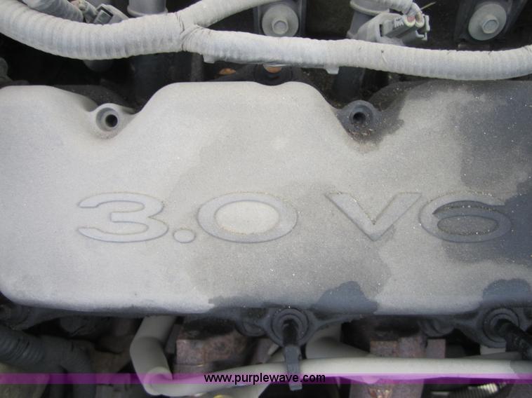 image for item 3869 2000 Ford Taurus LX