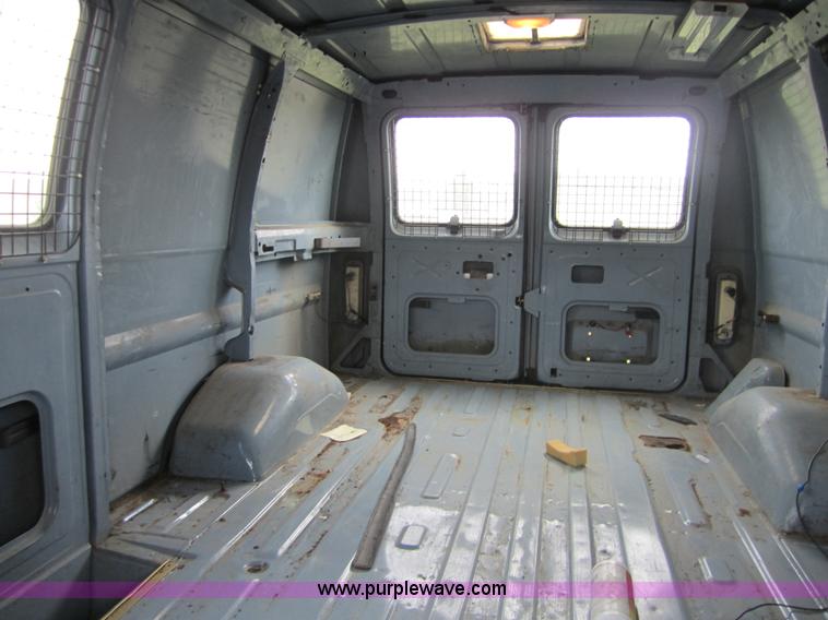 image for item 3870 1990 Ford E150 van