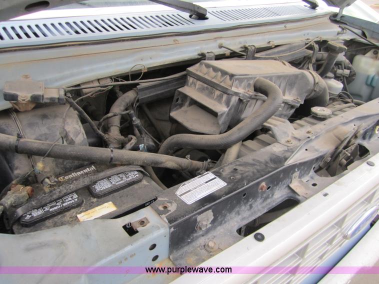 image for item 3870 1990 Ford E150 van