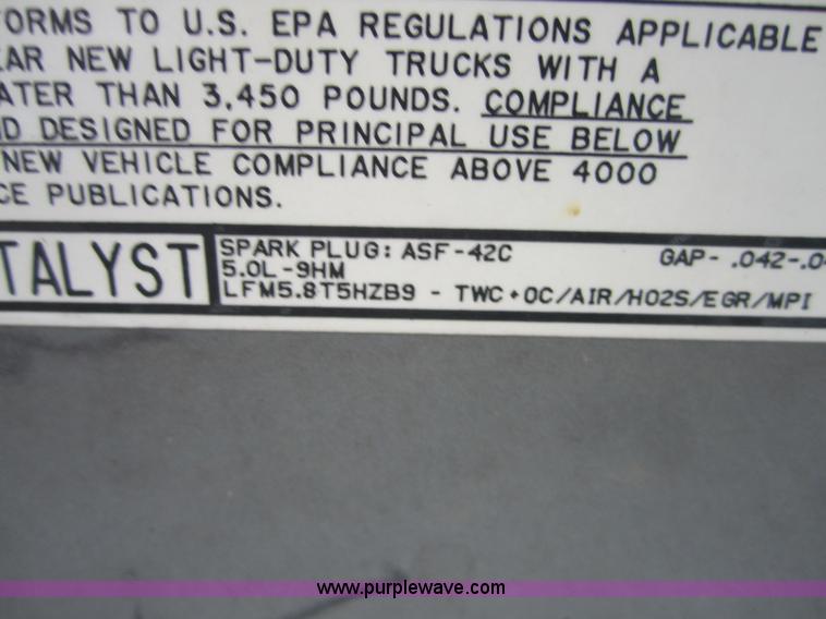 image for item 3870 1990 Ford E150 van