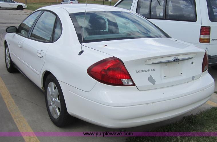 image for item 3872 2000 Ford Taurus LX