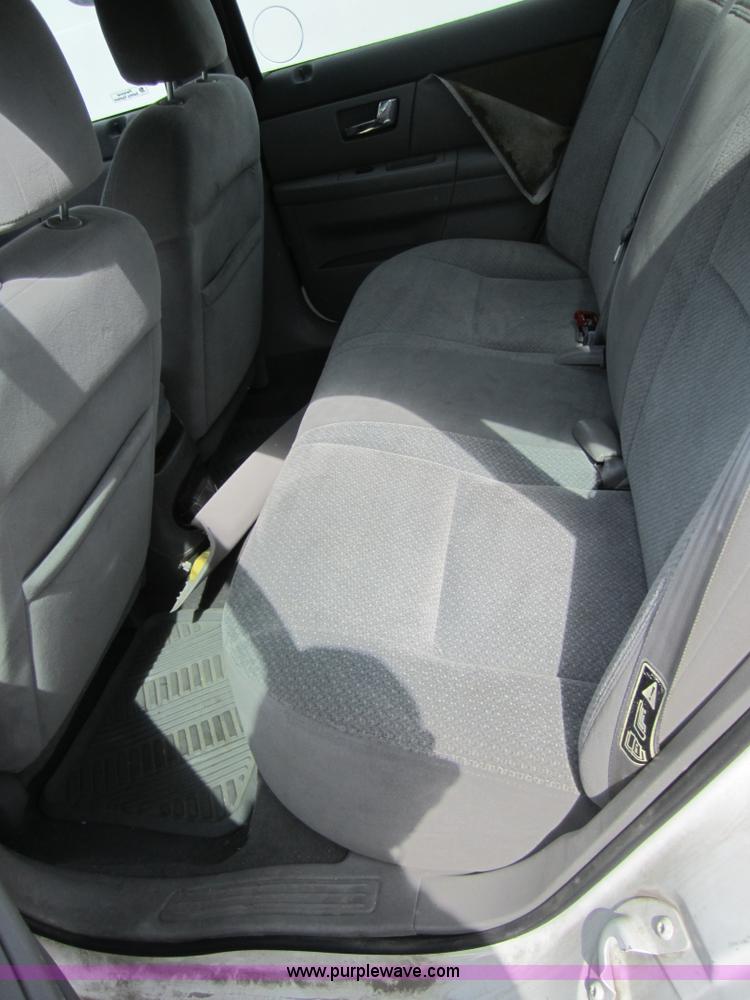 image for item 3872 2000 Ford Taurus LX