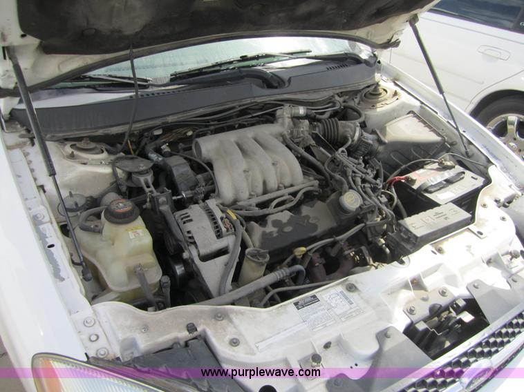 image for item 3872 2000 Ford Taurus LX