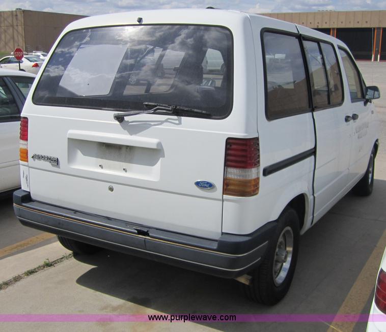 image for item 3873 1991 Ford Aerostar van