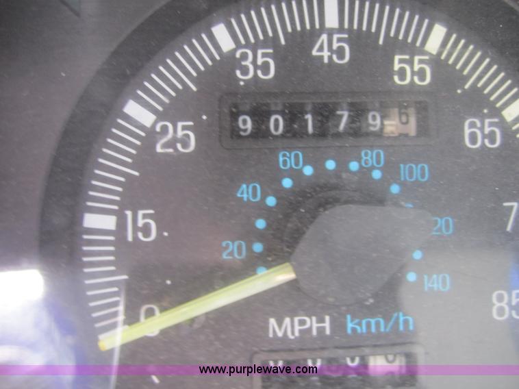 image for item 3873 1991 Ford Aerostar van