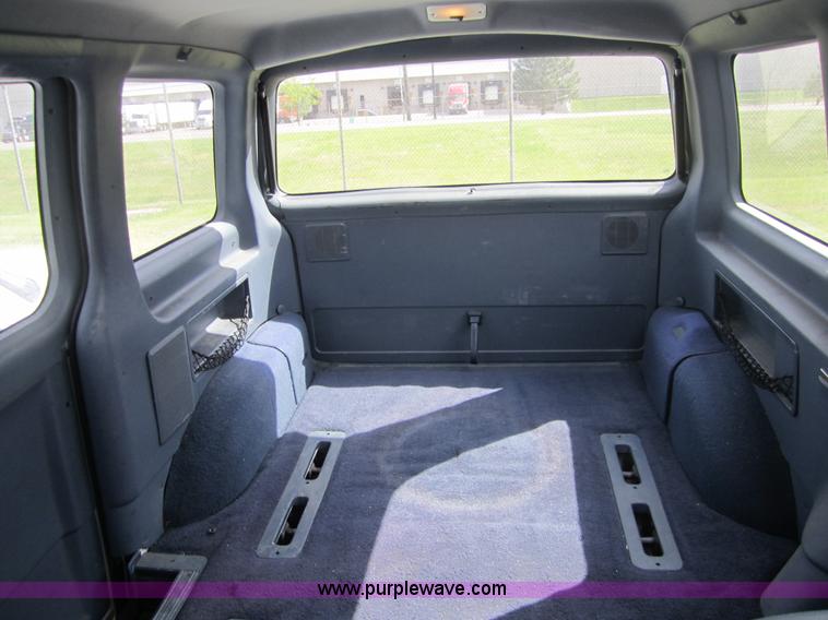 image for item 3873 1991 Ford Aerostar van