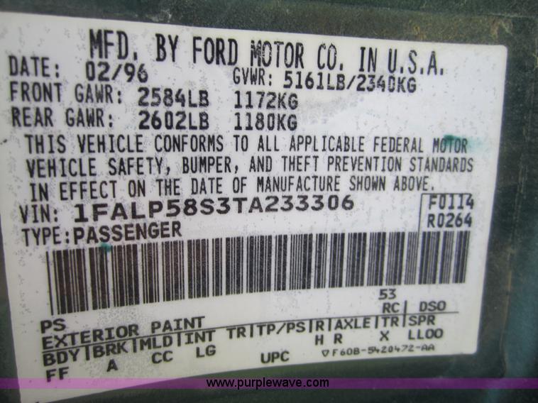 image for item 3877 1996 Ford Taurus LX