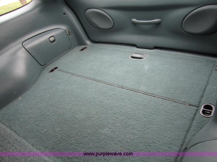 image for item 3877 1996 Ford Taurus LX