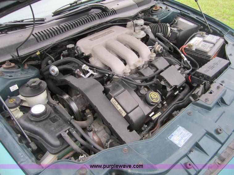 image for item 3877 1996 Ford Taurus LX