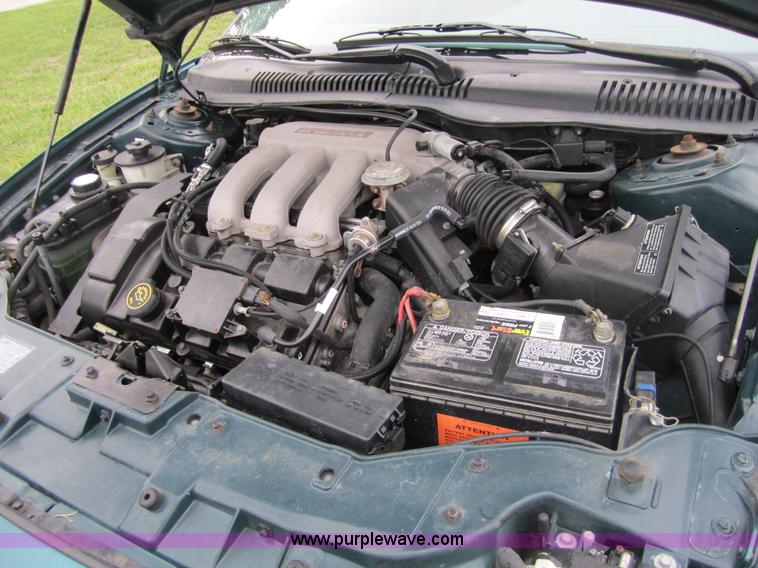 image for item 3877 1996 Ford Taurus LX