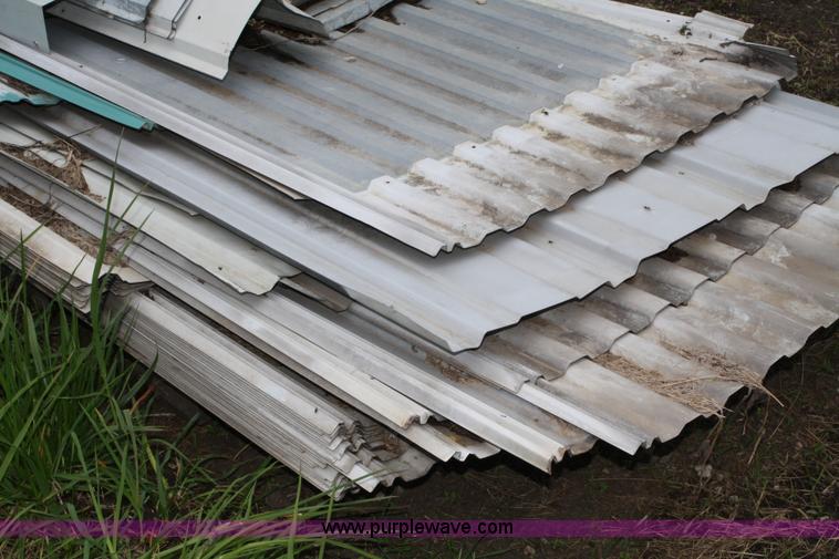 image for item 4714 Approx. 40 sheets of used barn tin