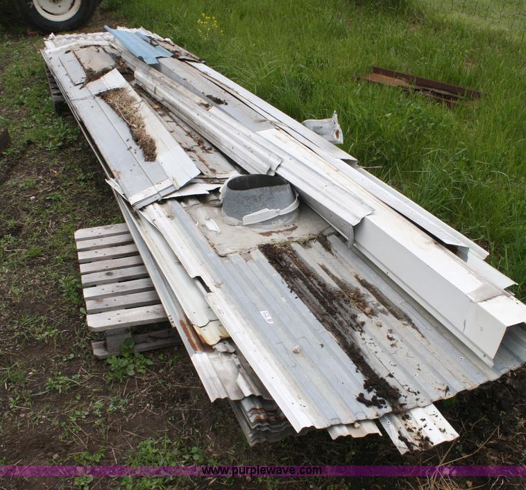 image for item 4714 Approx. 40 sheets of used barn tin