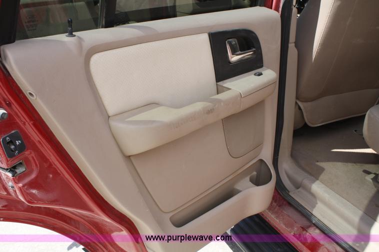 image for item 4780 2004 Ford Expedition XLT SUV