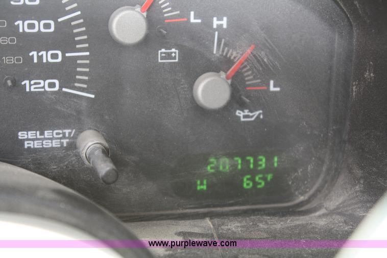 image for item 4780 2004 Ford Expedition XLT SUV